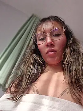 Snapshot of Mar_puentes chatting on 04-28-26, 08:58 Mar puentes online show from 04-28-26, 08:58
