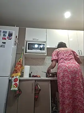 Snapshot of LaliaMia chatting on 03-10-25, 10:37 LaliaMia online show from 03-10-25, 10:37