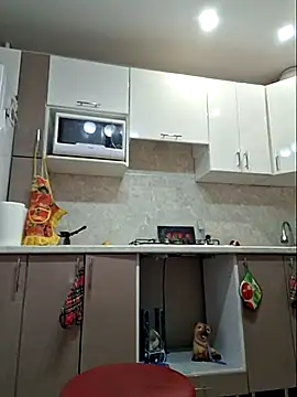 Snapshot of LaliaMia chatting on 10-19-25, 04:46 LaliaMia online show from 10-19-25, 04:46