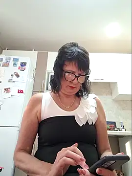 Snapshot of LaliaMia chatting on 11-03-25, 04:03 LaliaMia online show from 11-03-25, 04:03