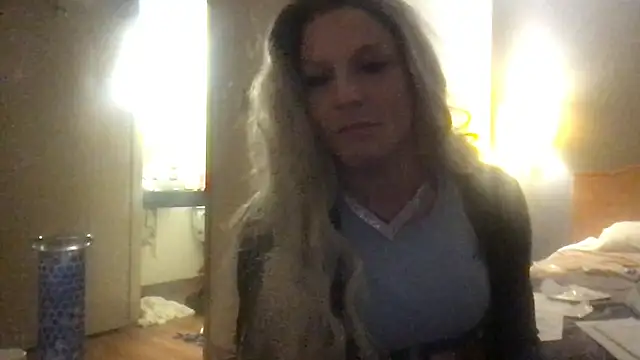 Snapshot of GypsiiCornel chatting on 04-12-26, 10:31 GypsiiCornel online show from 04-12-26, 10:31