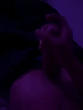 Snapshot of elsalvaje66 chatting on 04-06-26, 04:57 elsalvaje66 online show from 04-06-26, 04:57