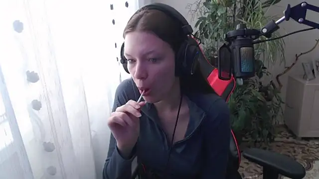 PunyKnee online show from 04-16-26, 07:09