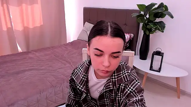 Little Ami  online show from 04-15-26, 01:29