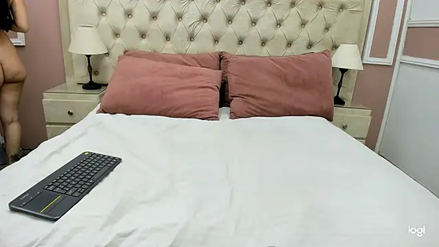 lala ink  online show from 05-15-26, 02:02