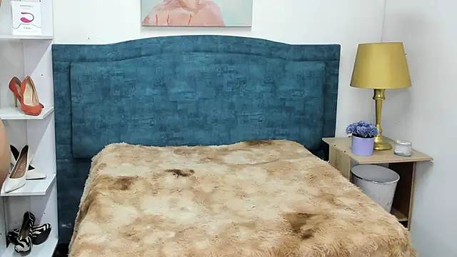 Snapshot of IsadoraVex chatting on 04-15-26, 12:45 IsadoraVex online show from 04-15-26, 12:45