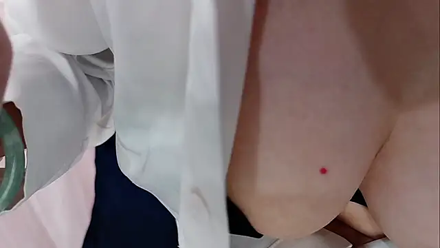 minami-yuiyui online show from 04-23-26, 01:29