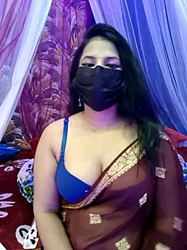 Snapshot of Hot_Alicee chatting on 04-27-26, 05:55 Hot Alicee online show from 04-27-26, 05:55