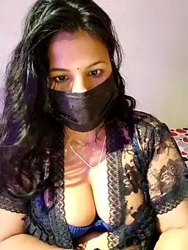 Snapshot of Hot_Alicee chatting on 05-17-26, 04:47 Hot Alicee online show from 05-17-26, 04:47