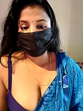 Snapshot of Hot_Alicee chatting on 05-19-26, 03:46 Hot Alicee online show from 05-19-26, 03:46