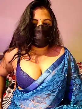 Snapshot of Hot_Alicee chatting on 05-19-26, 04:46 Hot Alicee online show from 05-19-26, 04:46