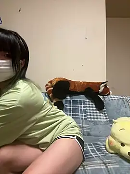 Snapshot of o_Yuki_o chatting on 05-18-26, 12:22 o Yuki o online show from 05-18-26, 12:22
