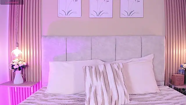 Snapshot of cherlyn_1 chatting on 05-22-26, 01:28 cherlyn 1 online show from 05-22-26, 01:28