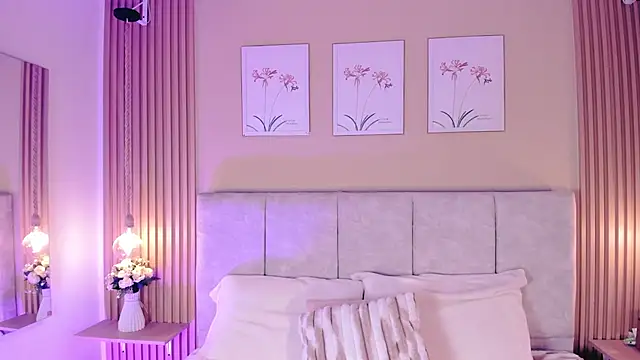 Snapshot of cherlyn_1 chatting on 06-23-26, 01:53 cherlyn 1 online show from 06-23-26, 01:53
