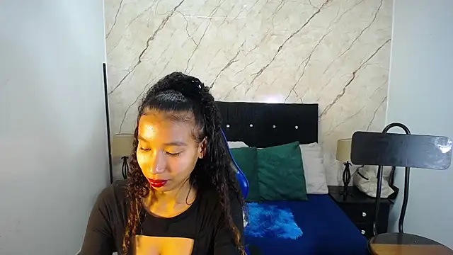 Snapshot of hasley_cute chatting on 04-27-26, 07:34 hasley cute online show from 04-27-26, 07:34