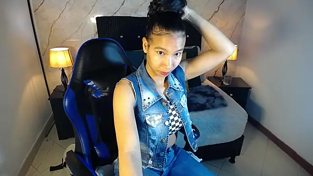 Snapshot of hasley_cute chatting on 05-06-26, 07:30 hasley cute online show from 05-06-26, 07:30