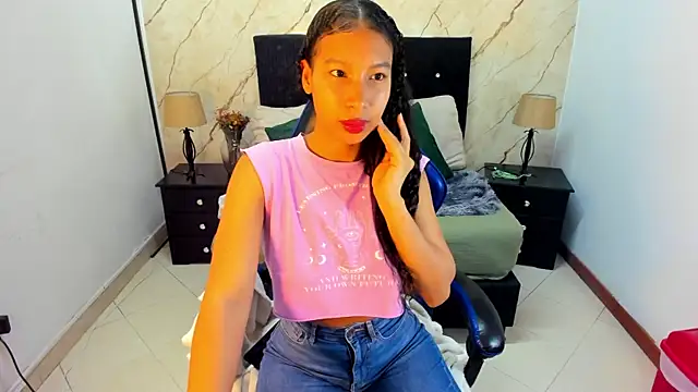 Snapshot of hasley_cute chatting on 05-21-26, 10:06 hasley cute online show from 05-21-26, 10:06