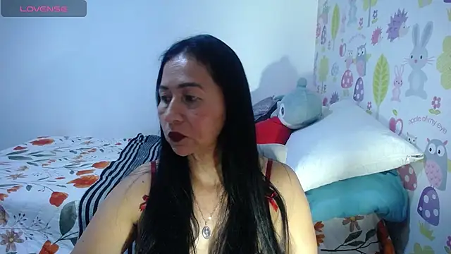 Snapshot of Tyna_b chatting on 07-24-26, 06:22 Tyna b online show from 07-24-26, 06:22