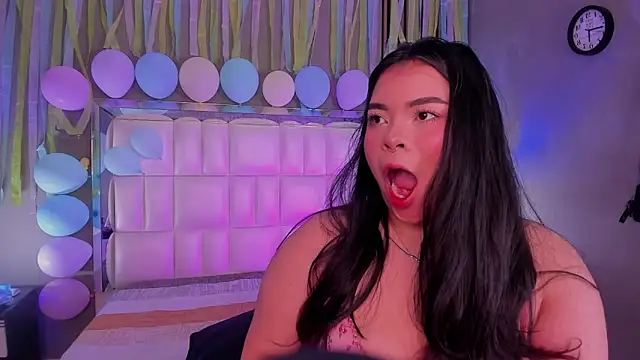 Snapshot of ROSELEI_ chatting on 04-07-26, 12:05 ROSELEI online show from 04-07-26, 12:05