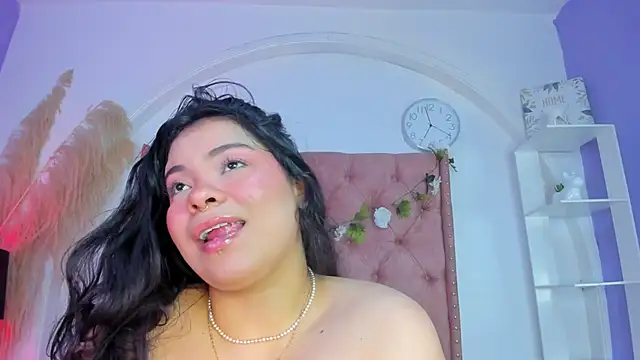 Snapshot of ROSELEI_ chatting on 05-16-26, 12:59 ROSELEI online show from 05-16-26, 12:59