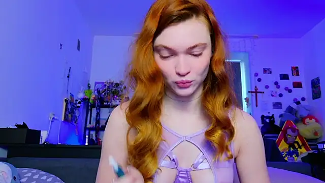 Snapshot of Annaroxann chatting on 06-10-26, 05:28 Annaroxann online show from 06-10-26, 05:28