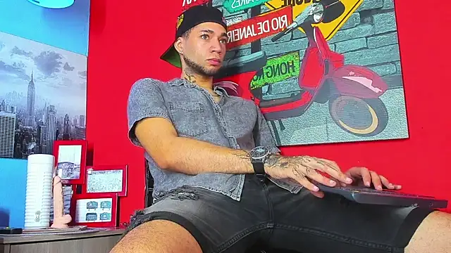 Daniel huge22 online show from 04-14-26, 02:01