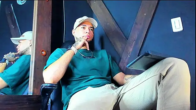 Daniel huge22 online show from 04-22-26, 01:34