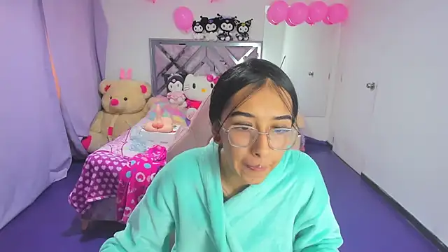 Snapshot of valery_taylor_1 chatting on 06-27-26, 12:22 valery taylor 1 online show from 06-27-26, 12:22
