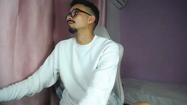 Amir guy  online show from 05-11-26, 04:04