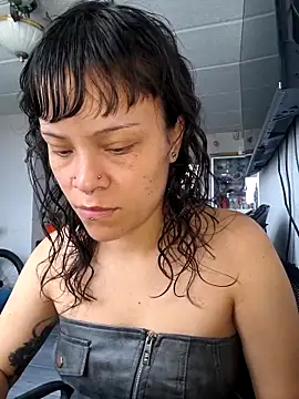 seijaku  online show from 04-16-26, 04:19