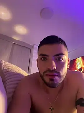 Snapshot of Alexander_Diazz chatting on 06-22-26, 04:26 Alexander Diazz online show from 06-22-26, 04:26