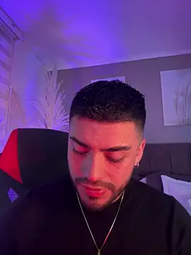 Snapshot of Alexander_Diazz chatting on 07-15-26, 01:55 Alexander Diazz online show from 07-15-26, 01:55