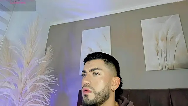 Snapshot of Alexander_Diazz chatting on 07-15-26, 02:22 Alexander Diazz online show from 07-15-26, 02:22