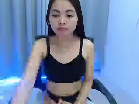 Snapshot of petitegirl123 chatting on 05-25-26, 03:51 petitegirl123 online show from 05-25-26, 03:51