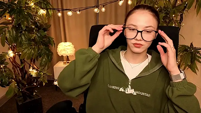 MaryFlorez online show from 04-10-26, 07:40