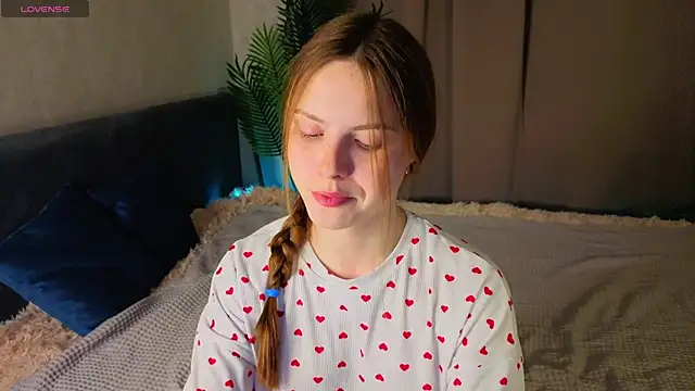 Snapshot of Diana_Broooks chatting on 05-09-26, 01:00 Diana Broooks online show from 05-09-26, 01:00