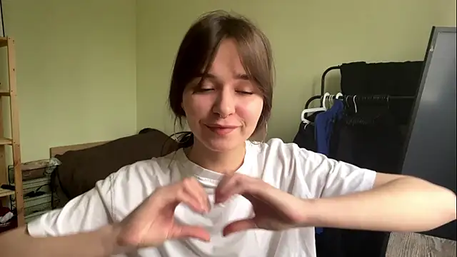 Snapshot of AngelTempt chatting on 04-07-26, 01:22 AngelTempt online show from 04-07-26, 01:22