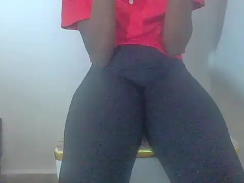 Snapshot of Momoe02 chatting on 04-11-26, 08:35 Momoe02 online show from 04-11-26, 08:35