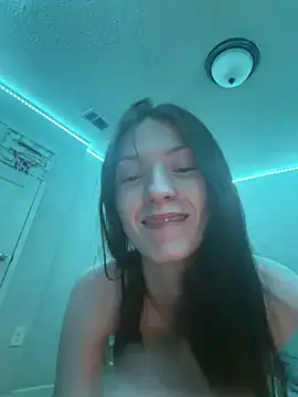 Snapshot of Munchkinbaby72318 chatting on 06-15-26, 01:52 Munchkinbaby72318 online show from 06-15-26, 01:52