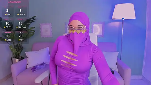 Snapshot of SamiraLuxe chatting on 04-09-26, 09:47 SamiraLuxe online show from 04-09-26, 09:47