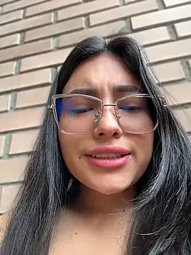 Snapshot of VioletRousee chatting on 06-24-26, 03:22 VioletRousee online show from 06-24-26, 03:22