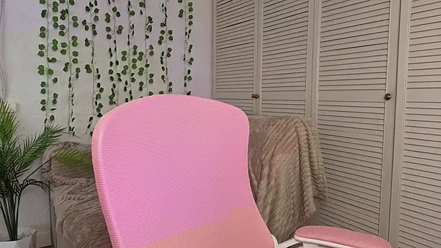 vielleee online show from 05-15-26, 02:07