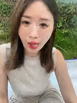 Snapshot of qin205205 chatting on 07-14-26, 11:49 qin205205 online show from 07-14-26, 11:49