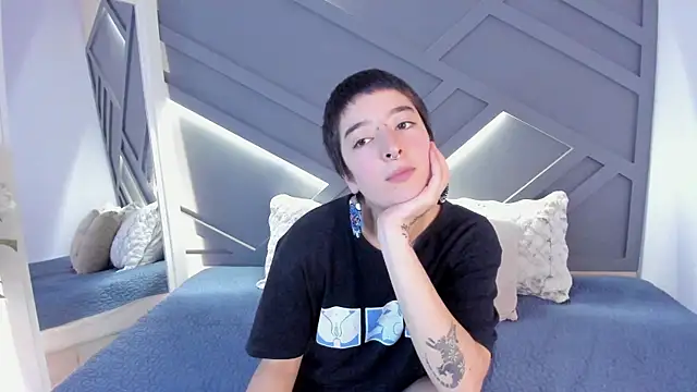 Snapshot of Atheena__ chatting on 05-15-26, 12:34 Atheena online show from 05-15-26, 12:34