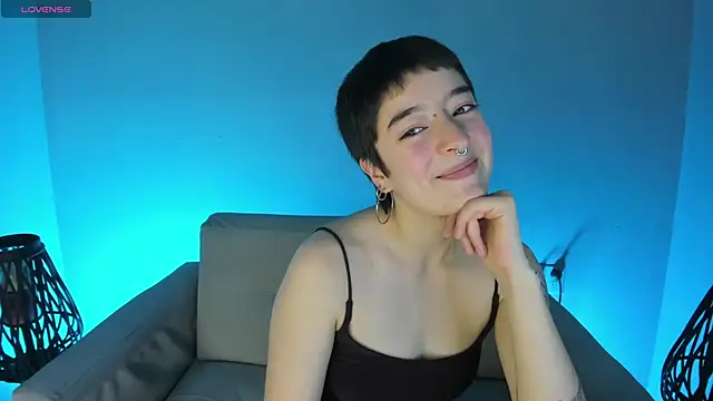Snapshot of Atheena__ chatting on 06-15-26, 01:46 Atheena online show from 06-15-26, 01:46