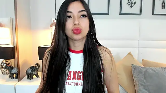 Snapshot of Melody__blake chatting on 04-19-26, 12:04 Melody blake online show from 04-19-26, 12:04