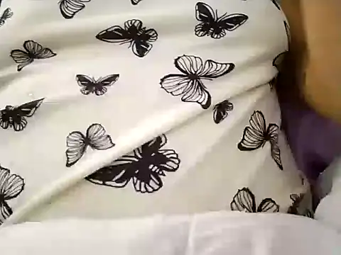 Snapshot of Leti69 chatting on 04-11-26, 10:47 Leti69 online show from 04-11-26, 10:47