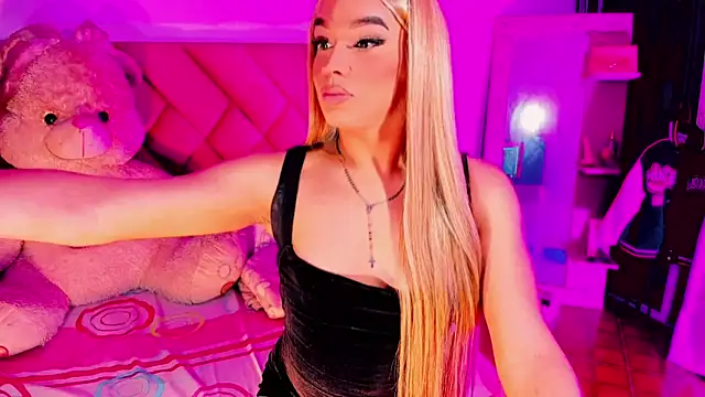 Snapshot of sammy_sweetxx chatting on 04-15-26, 01:01 sammy sweetxx online show from 04-15-26, 01:01