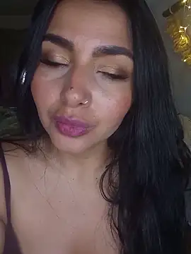 Snapshot of Antonella-corruso chatting on 05-01-26, 05:56 Antonella-corruso online show from 05-01-26, 05:56