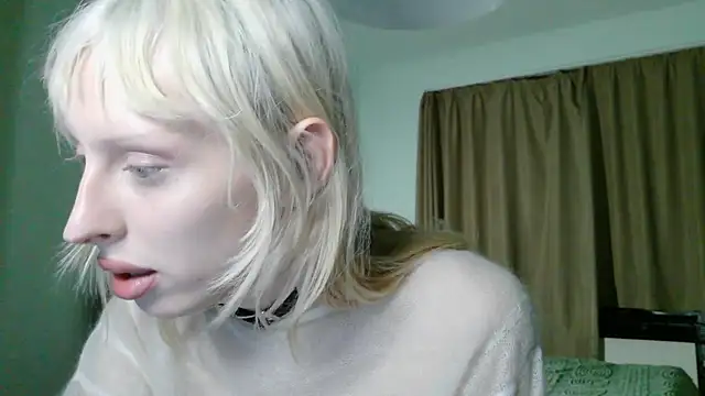 Snapshot of Sora100000 chatting on 04-19-26, 08:44 Sora100000 online show from 04-19-26, 08:44